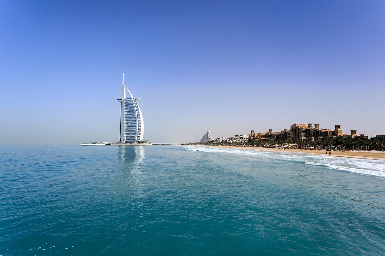 O Lounge Jumeirah Beach Hotel beachfront with Burj Al Arab view at sunset — photo 1