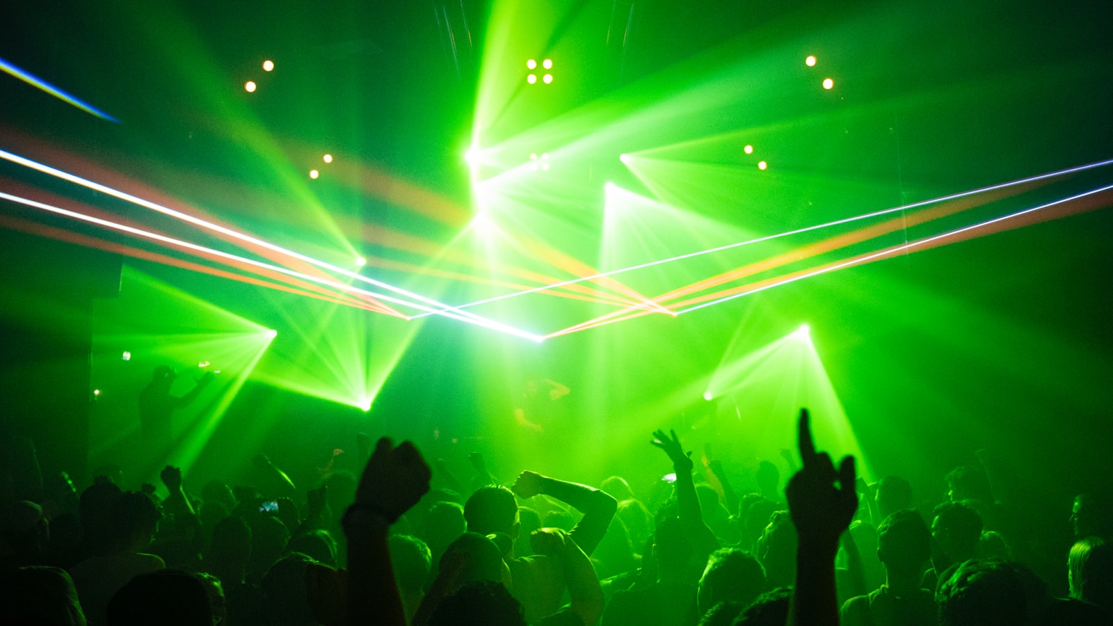 Papa Dubai Nightclub energetic dance floor with DJ performance and lights