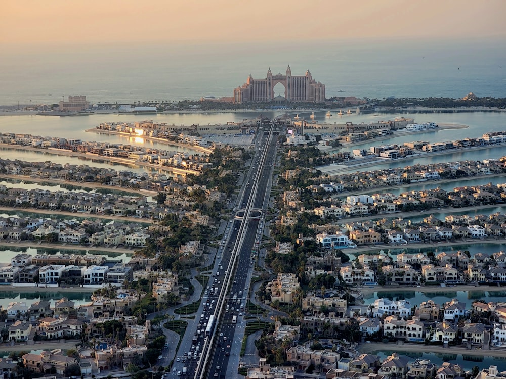 Atlantis The Palm iconic twin towers rising above Palm Jumeirah — photo 2