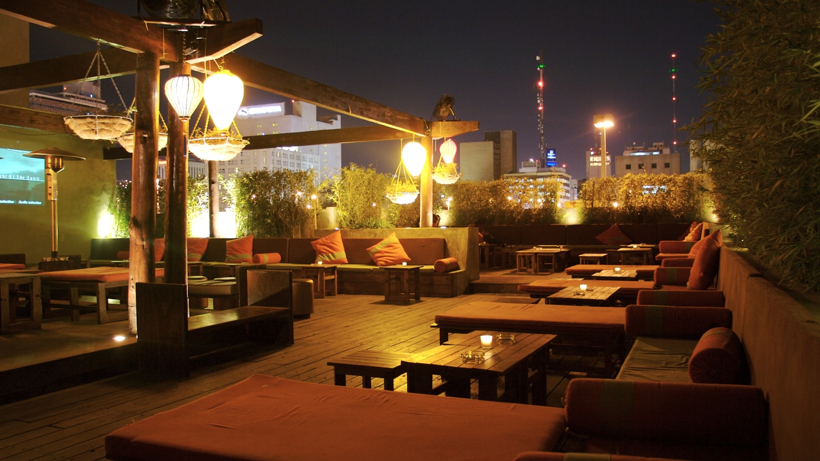 FRNDS Restaurant vibrant interior with cocktail bar at JBR